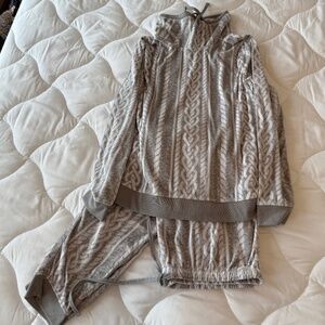 Nautica Women's 2 Pc Gray&White Flannel Pajamas Size L EUC